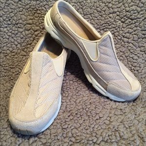 Easy Spirit tan leather slip on sneakers size 9